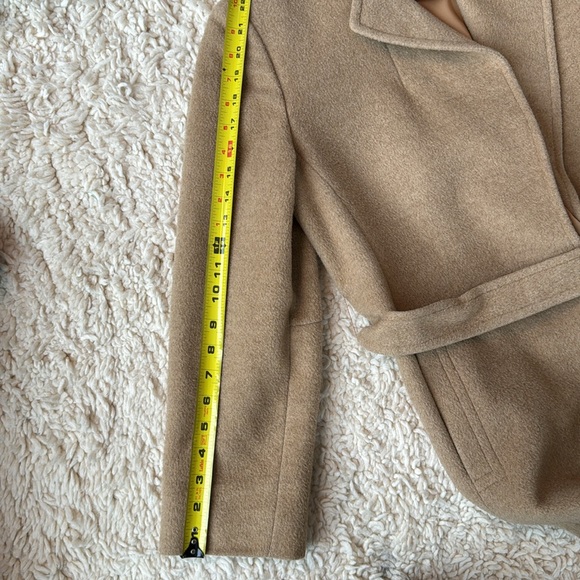 Vintage Camel Coat - Picture 5 of 6